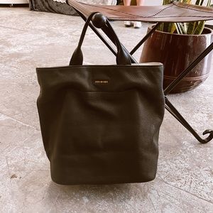 MCQ tote